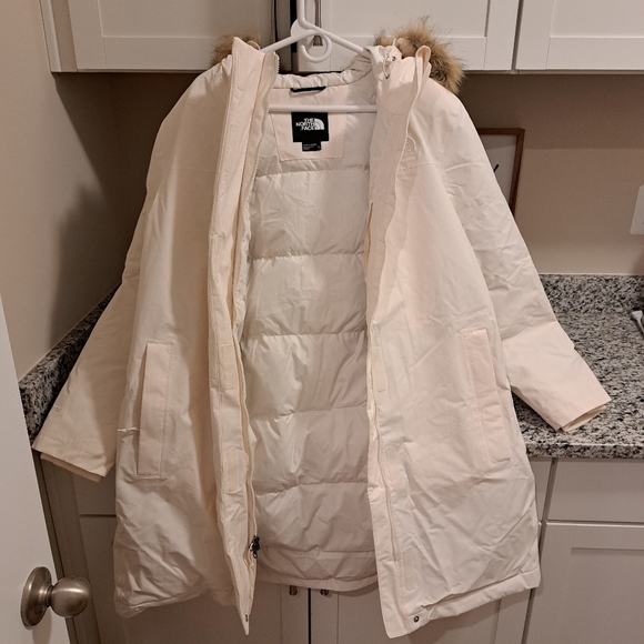 The North Face NWOTs Women’s Arctic Down Parka Waterproof Warm Jacket - Picture 7 of 15
